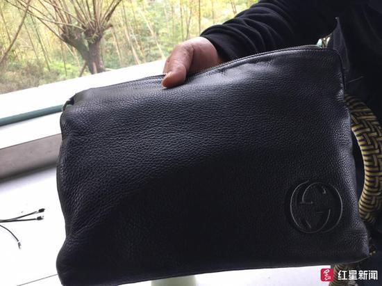 乘客遺失的手包 本文圖片 紅星新聞 圖