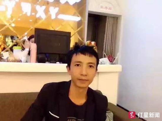 出租車司機羅國富