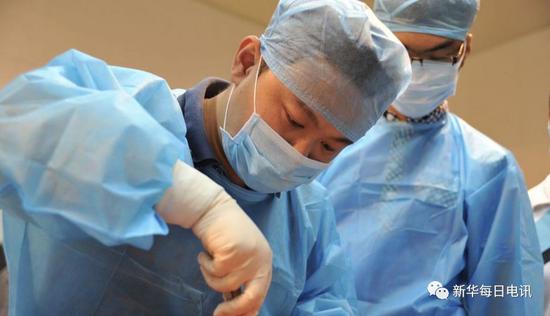  秦明在工作中。受訪者供圖