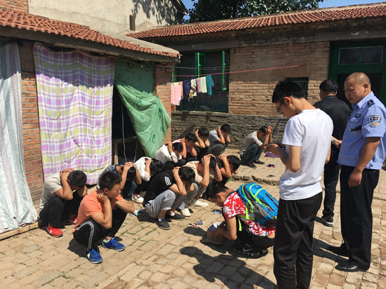 　安次區公安干警“打傳”現場。賈連斌/供圖