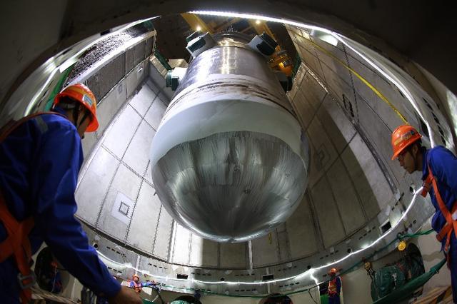 福清核電6號(hào)機(jī)組“核心”成功就位 “華龍一號(hào)”示范工程全面進(jìn)入安裝高峰 