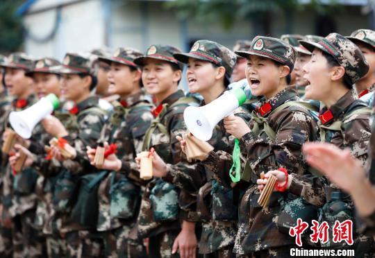 武警福建省總隊開展新兵野營大拉練