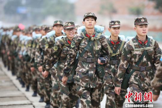 武警福建省總隊開展新兵野營大拉練