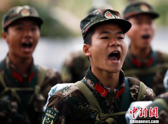 武警福建省總隊開展新兵野營大拉練
