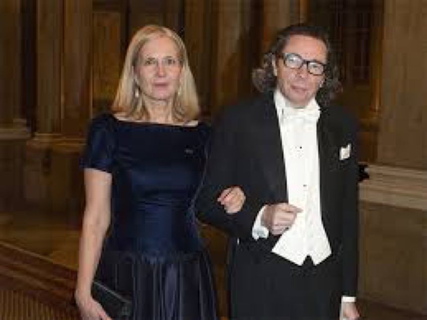 阿爾諾和妻子弗羅斯滕松。