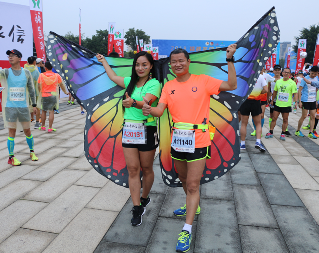 2018福州國際馬拉松今早鳴槍 4萬跑者同場比拼