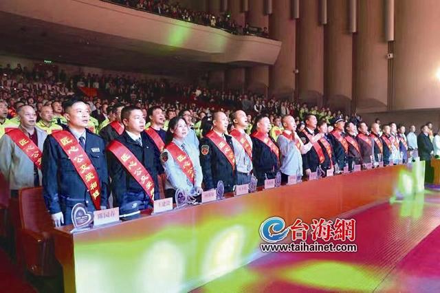 慶祝改革開放四十周年,廈門公交人唱響激情年華