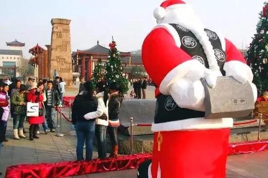 ▲圣誕 ? 讀易經(jīng)的 ? 老人