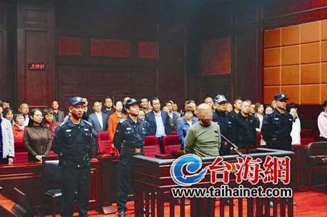 村主任充當(dāng)“保護(hù)傘”強(qiáng)迫交易侵吞集體資產(chǎn)獲刑