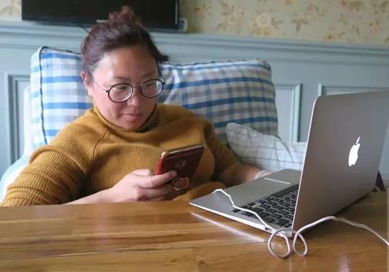 何興麗自我評(píng)價(jià)是個(gè)“桀驁不馴”的人。