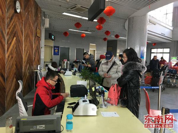 增航班、保運(yùn)力 福建多種舉措助臺(tái)胞返鄉(xiāng)過(guò)年