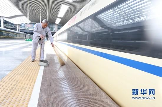 這個春節，他的工作要每天“走”一個馬拉松