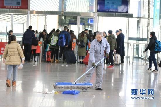 這個春節，他的工作要每天“走”一個馬拉松