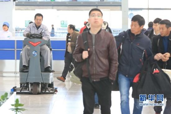 這個春節，他的工作要每天“走”一個馬拉松