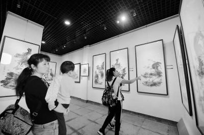 南安：他投入百萬提供場所 家鄉(xiāng)古山村有了書苑