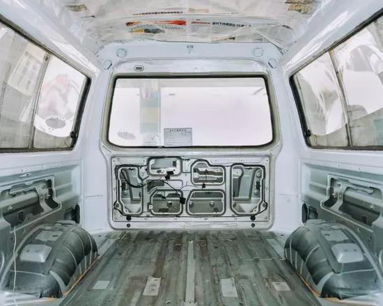 ◆&nbsp;增設柜子、床、灶臺等生活設施