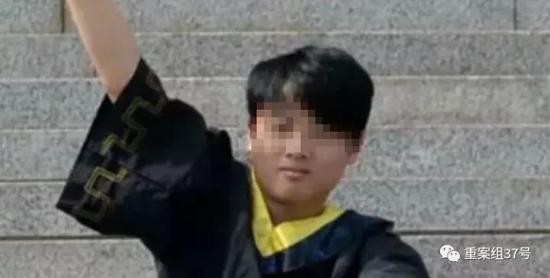 ▲大學畢業生李文星生前照片。