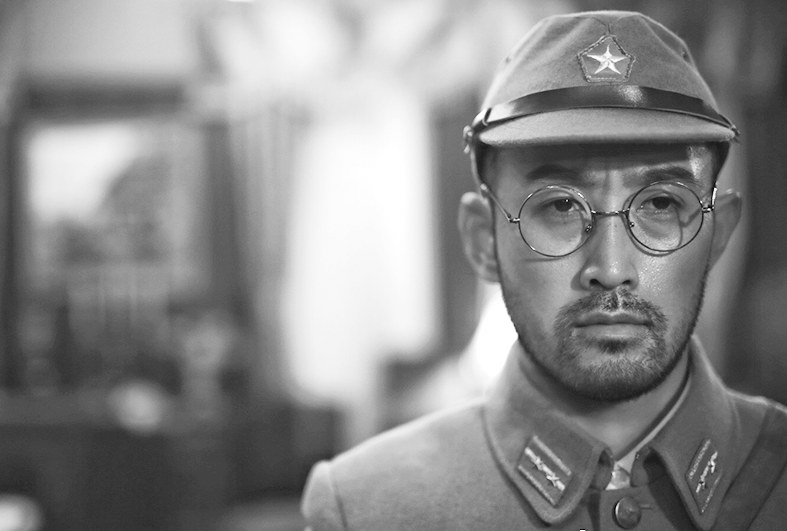 美濃輪泰史在《香港大營救》中扮演日本軍官。