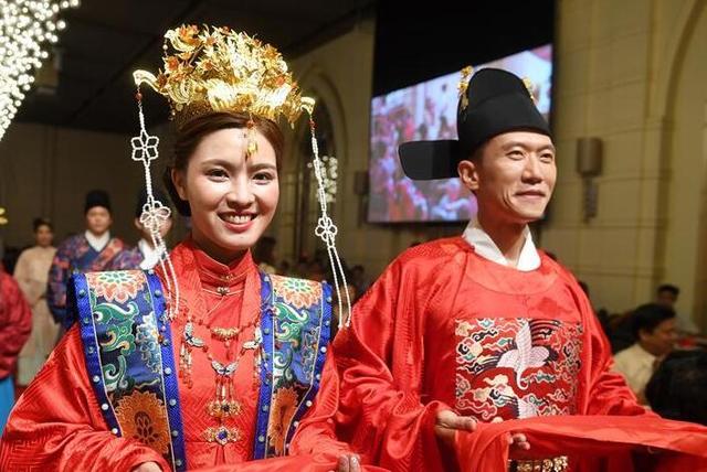 臺灣:漢服婚禮展示中華傳統文化