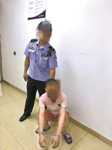 民警憑借高度警惕性抓獲李某。