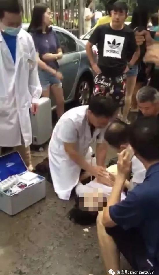 ▲6月8日，醫生為常某進行搶救。視頻截圖