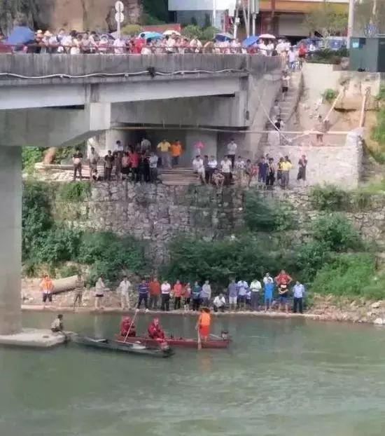 安徽阜陽6少年水溝邊玩耍，2人溺亡