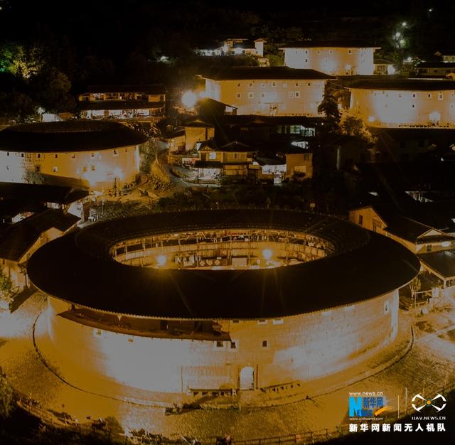 【“飛閱”中國】土樓之夜