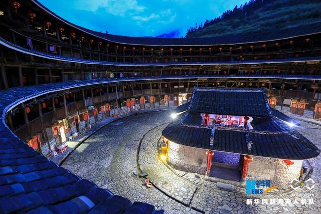 【“飛閱”中國】土樓之夜