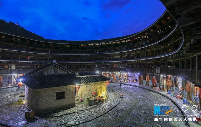【“飛閱”中國】土樓之夜