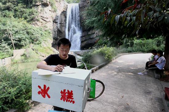 趙龍的冰糕車 &nbsp;受訪者供圖