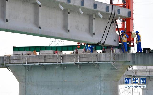 （經(jīng)濟(jì)）（3）福平鐵路正式進(jìn)入鋪架階段