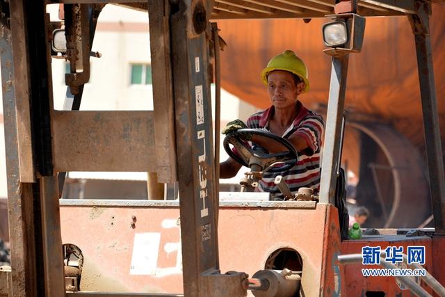 高溫“烤”驗下的石獅造船廠:揮汗如雨忙生產
