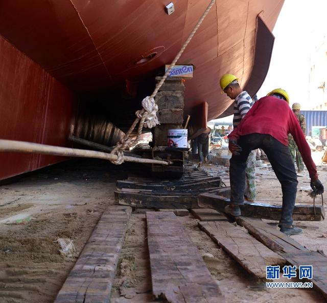 高溫“烤”驗下的石獅造船廠:揮汗如雨忙生產