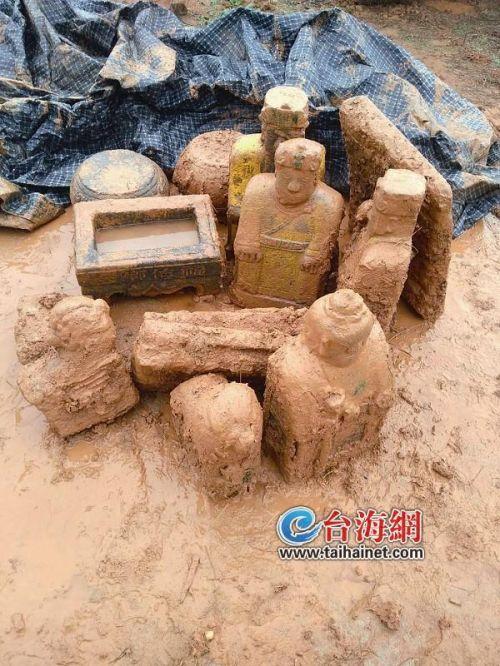 漳州平和:深山挖出福祿壽喜神像?疑似出自明代