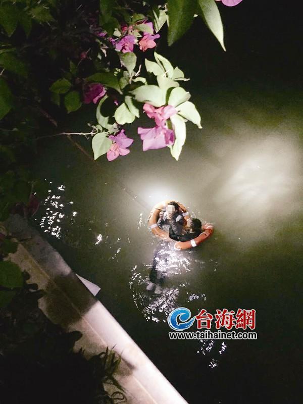 冬夜里90后退伍軍人一頭扎進(jìn)海里 勇救母子二人