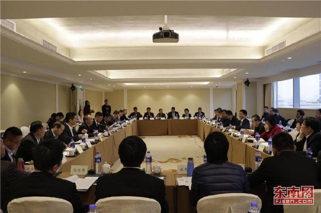 福建省政協(xié)委員熱議科技創(chuàng)新助推企業(yè)發(fā)展