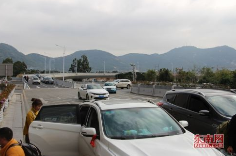 泉州動車站綜合交通樞紐投入運營 出入更便捷