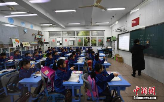 學校減負家長急了 中國基礎教育減負為何頻上熱搜？