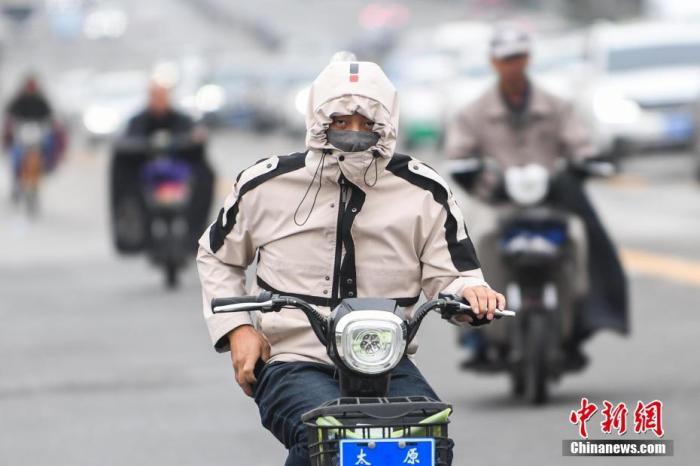 雨雪風(fēng)沙齊登場 中東部地區(qū)多地氣溫創(chuàng)入秋來新低