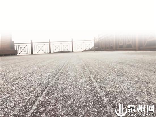 昨日中午，德化西北部的鄉鎮下了雪。（莊麗祥 蔡惠山 攝）