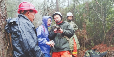 3名人員被困深山 寧德周寧消防聯(lián)合將其救出