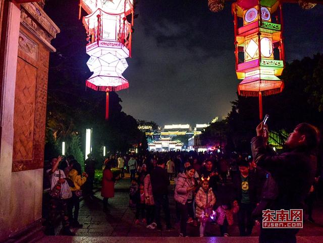 泉州:上元佳節 家門口賞燈正當時