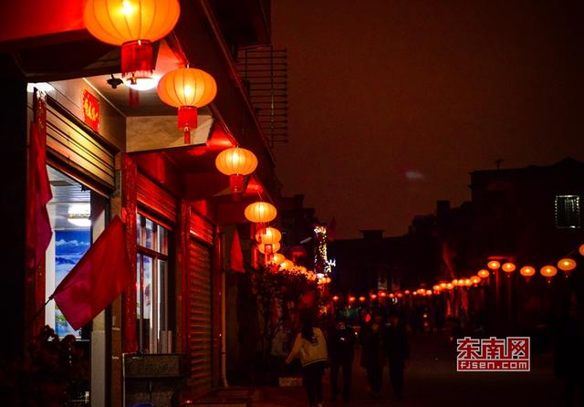 泉州:上元佳節 家門口賞燈正當時