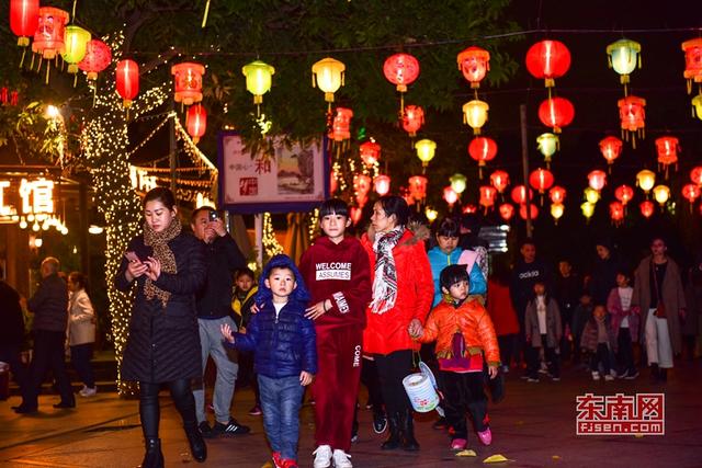 泉州:上元佳節 家門口賞燈正當時