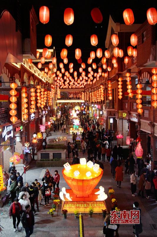 泉州:上元佳節 家門口賞燈正當時