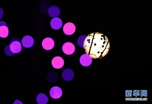 “超級月亮”遇佳節 元宵滿月更“圓滿”