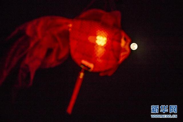 “超級月亮”遇佳節 元宵滿月更“圓滿”