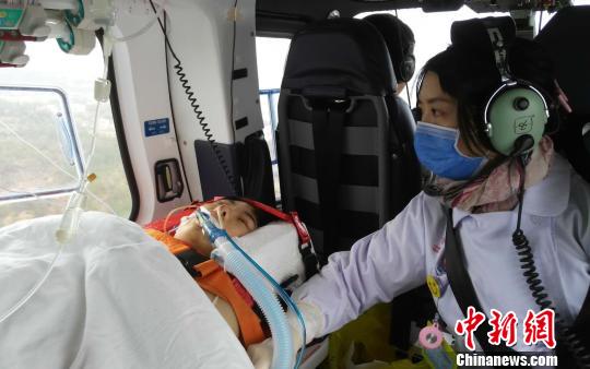 學(xué)生意外墜落生命垂危直升機(jī)30分鐘送至百公里外醫(yī)院