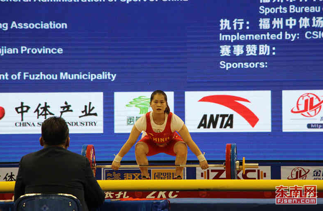 2019年舉重世界杯馬尾舉辦 鄧薇破三項世界紀錄獲金牌