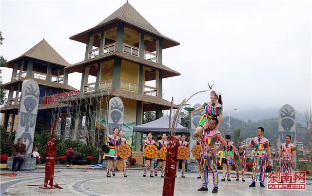 漳州華安：陀螺公園拋陀螺 